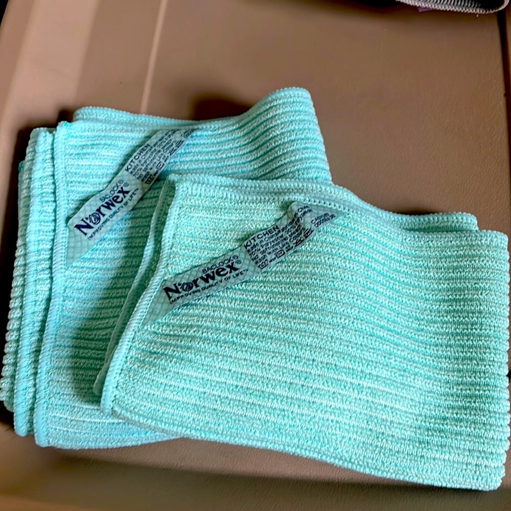 Norwex kitchen towel and cloth set